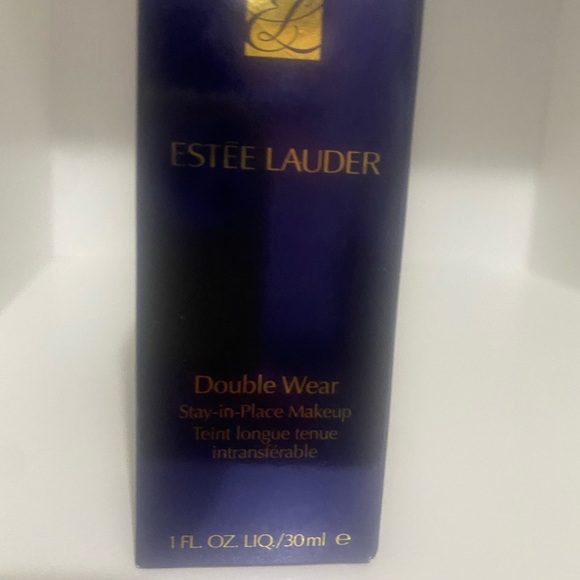 Estee Lauder Double Wear Stay in Place Foundation in Fresco 2C3